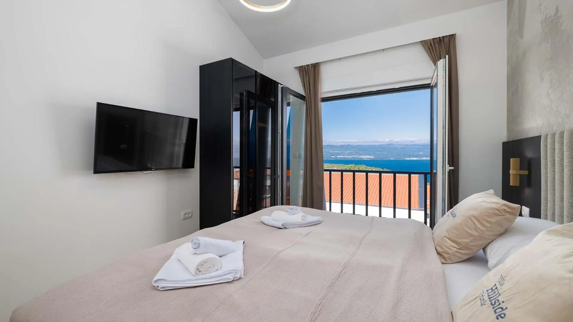 Villa Sunset II With Private Pool And Beautiful Sea View Vrbnik  0*, Vrbnik (Primorje-Gorski Kotar)